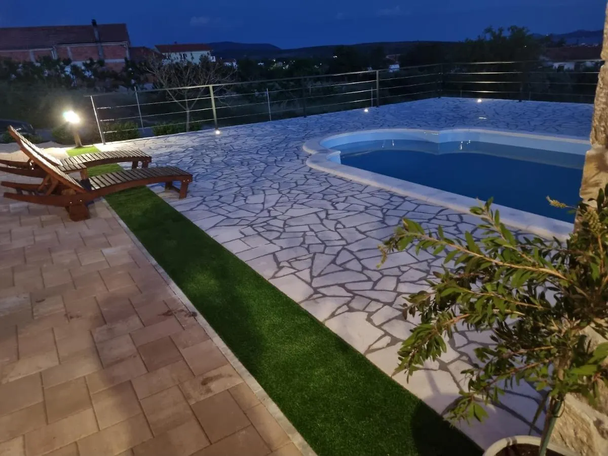 Apartament Holiday Home A&M Vrana  Chorwacja